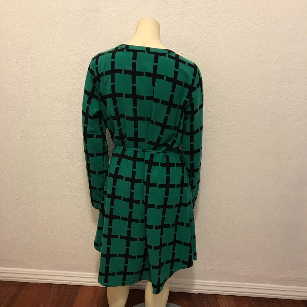 Price Drop! 😲 Dress - Picture 2 of 4